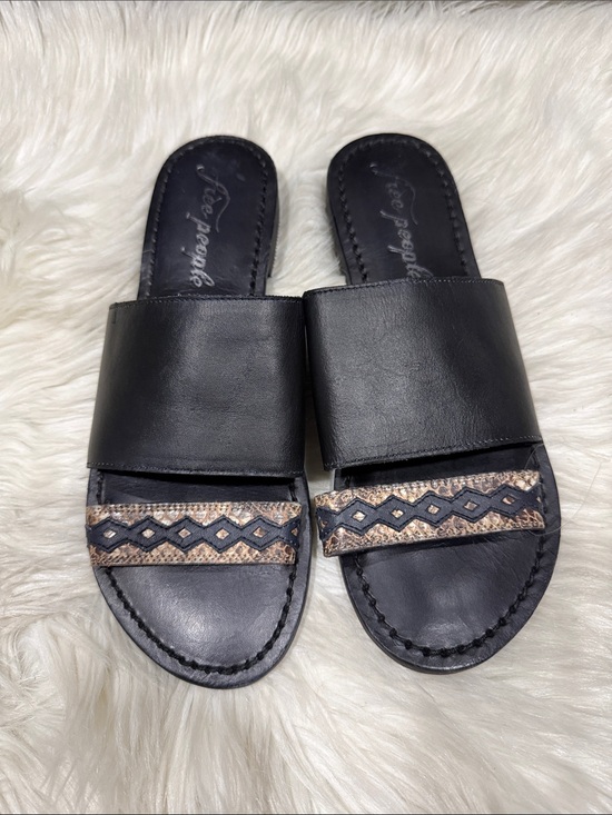 Free People Shoes - FREE PEOPLE Saturday Sandals